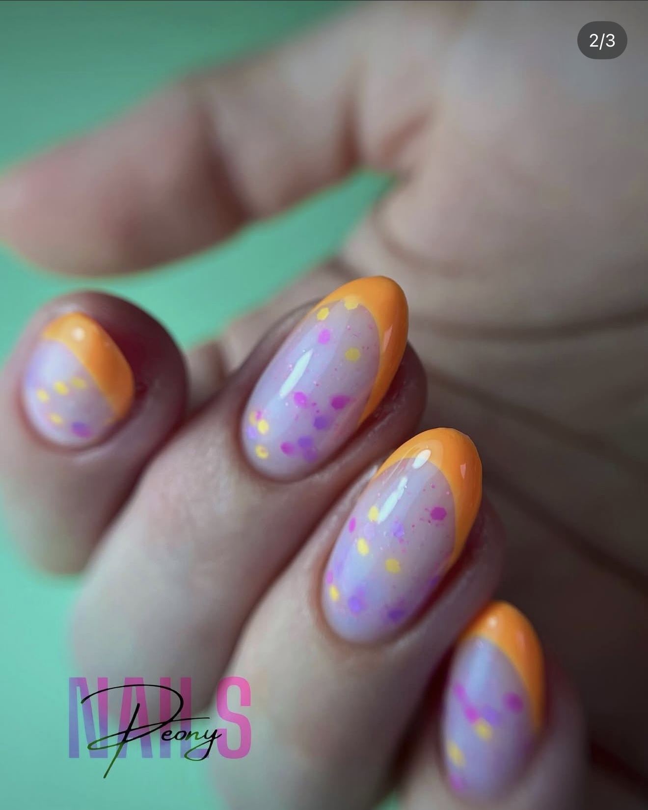Nail art orange et lavande